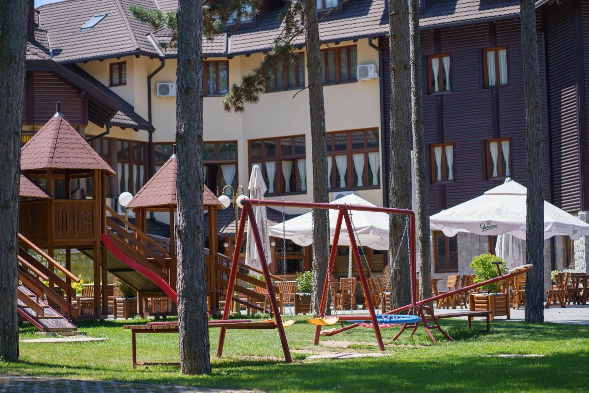 Hotel Zlatiborska Noc Ужице Экстерьер фото