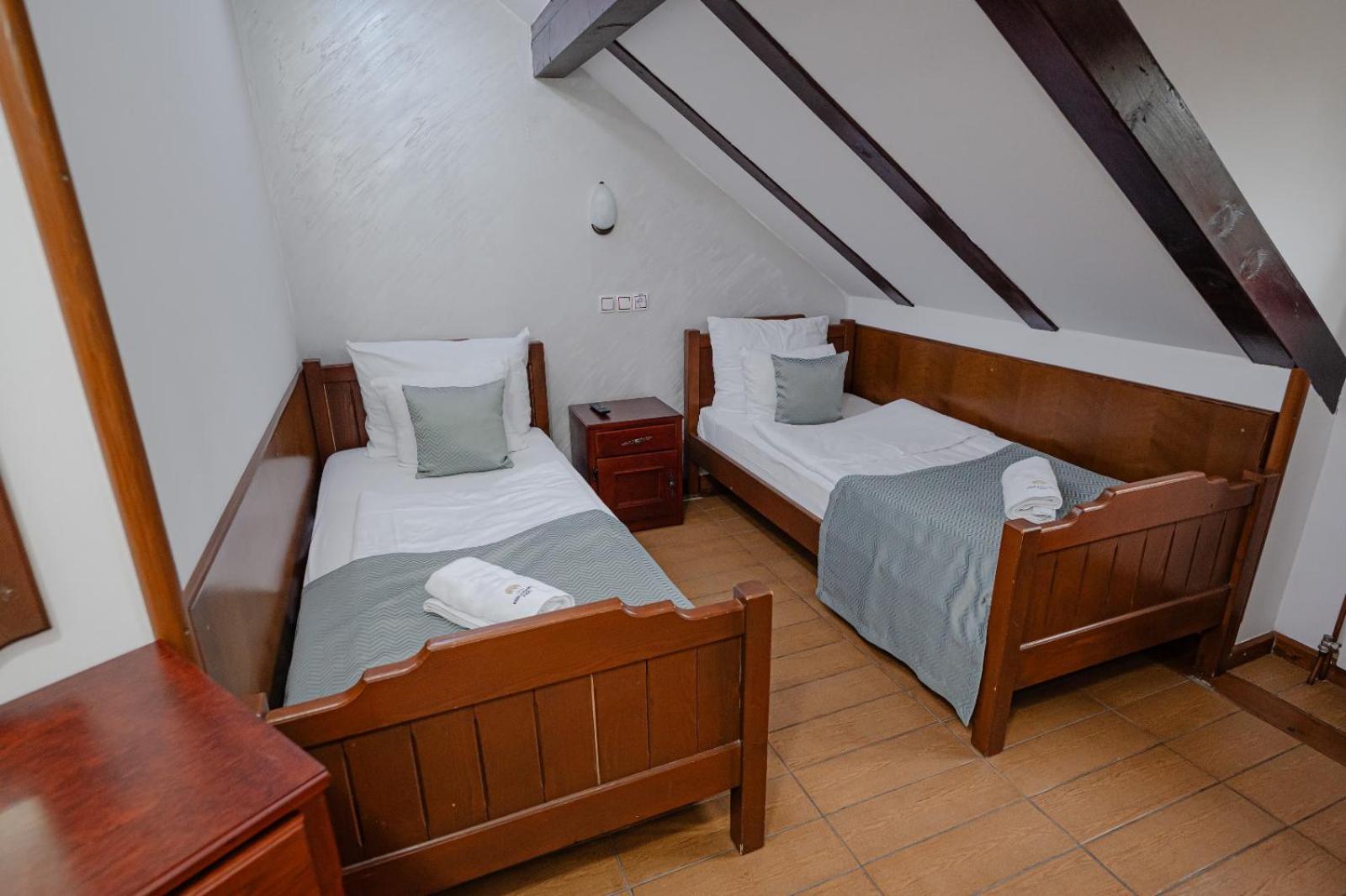Hotel Zlatiborska Noc Ужице Экстерьер фото