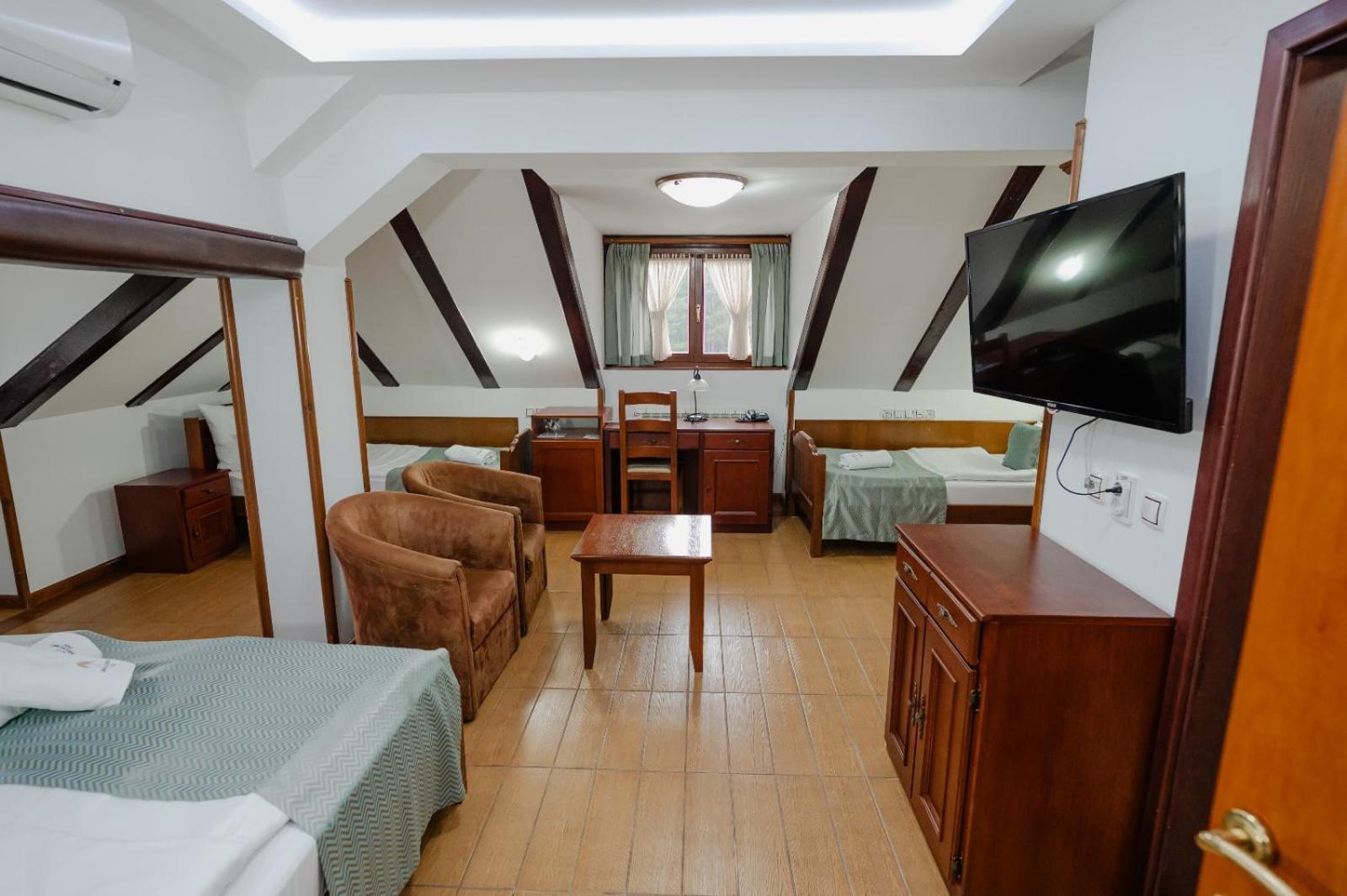 Hotel Zlatiborska Noc Ужице Экстерьер фото