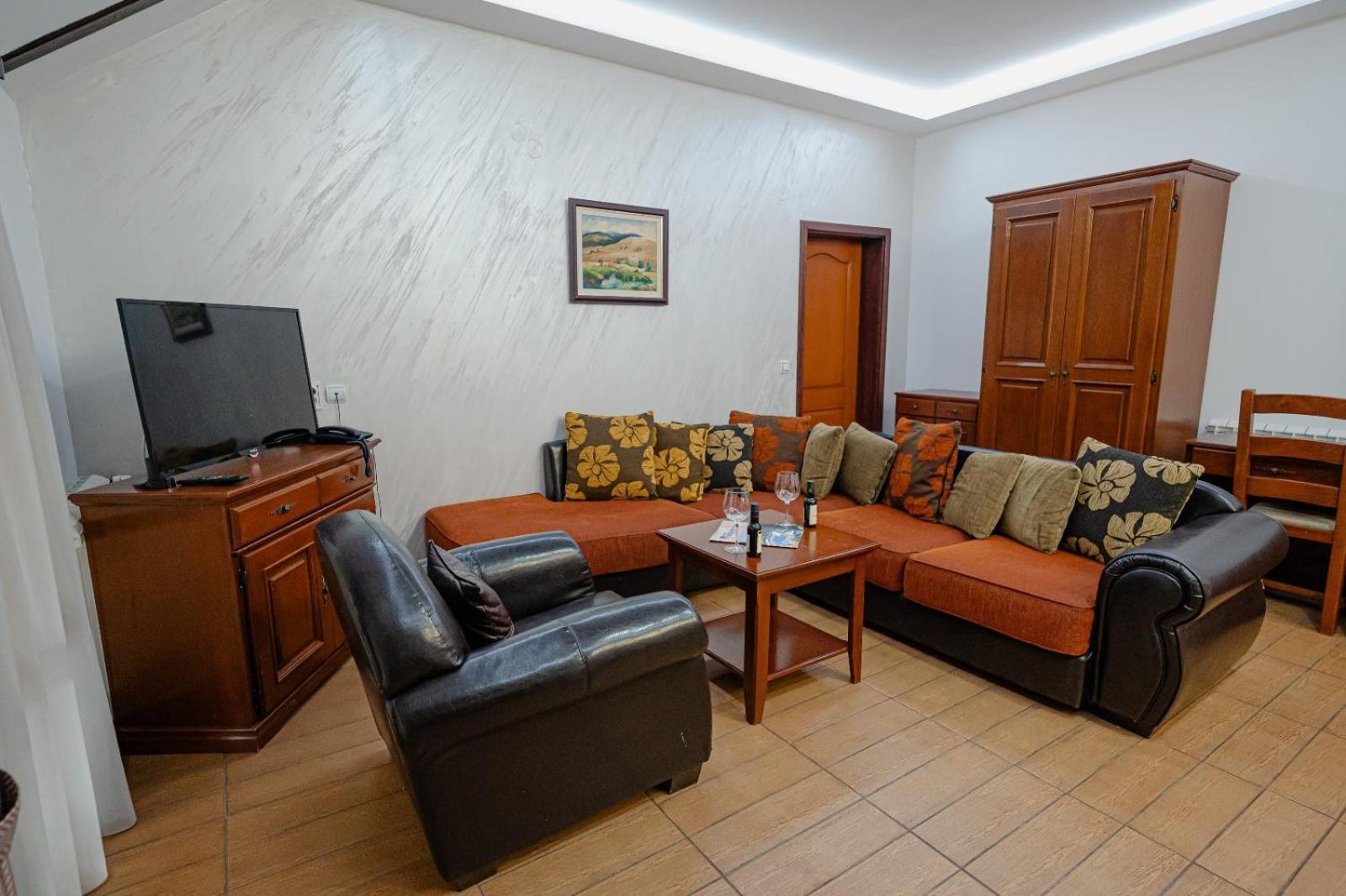 Hotel Zlatiborska Noc Ужице Экстерьер фото