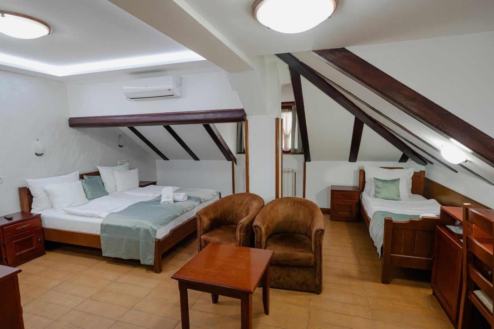 Hotel Zlatiborska Noc Ужице Экстерьер фото
